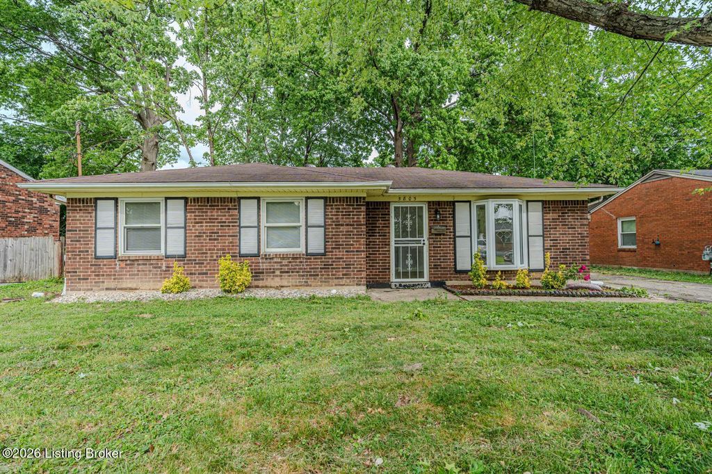 Photo of 5805 Spicewood Ln, Louisville, KY 40219 (MLS # 1715892)