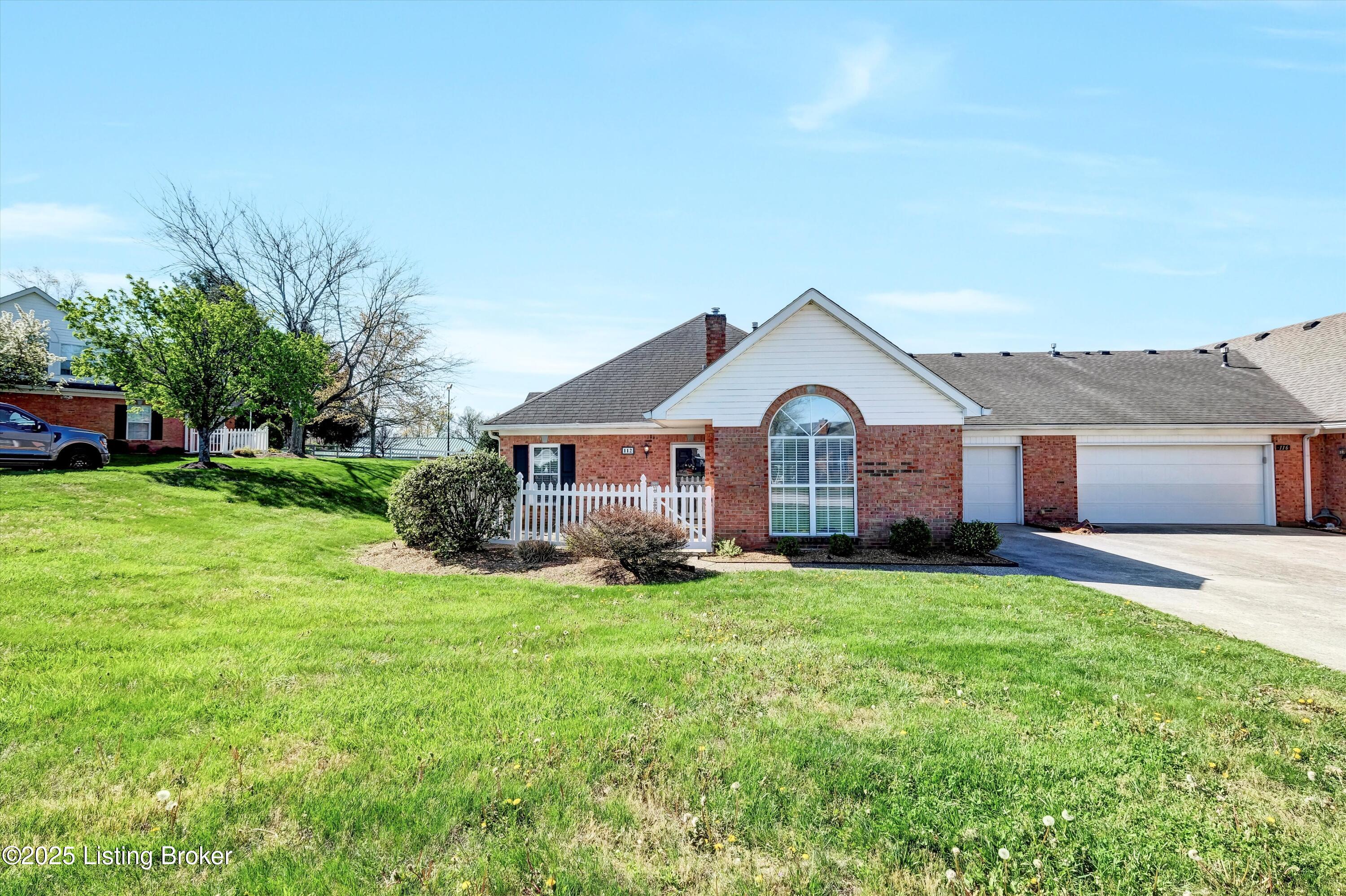 112 Azalea Ct, La Grange, Kentucky image 2