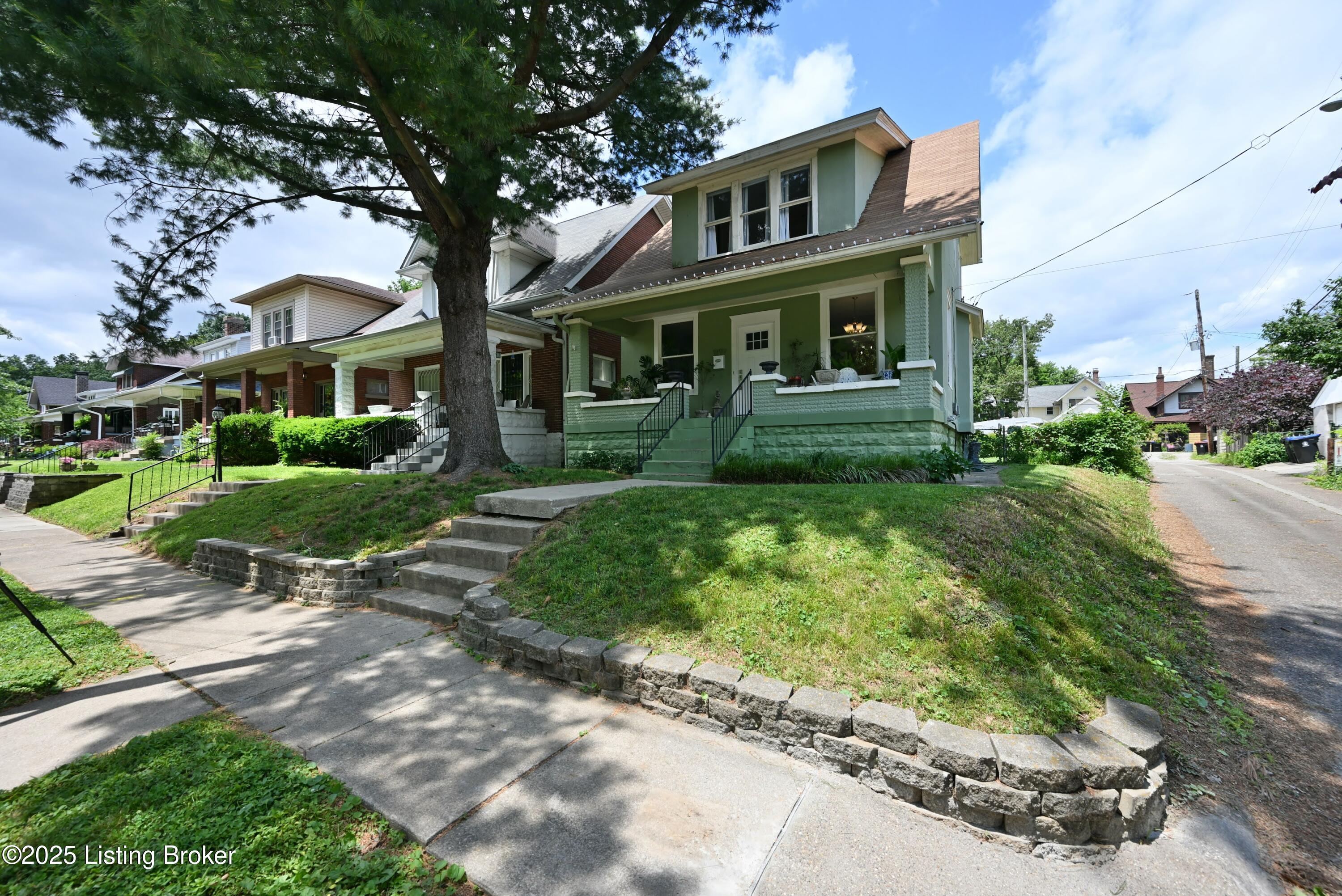 1899 Princeton Dr, Louisville, Kentucky image 2