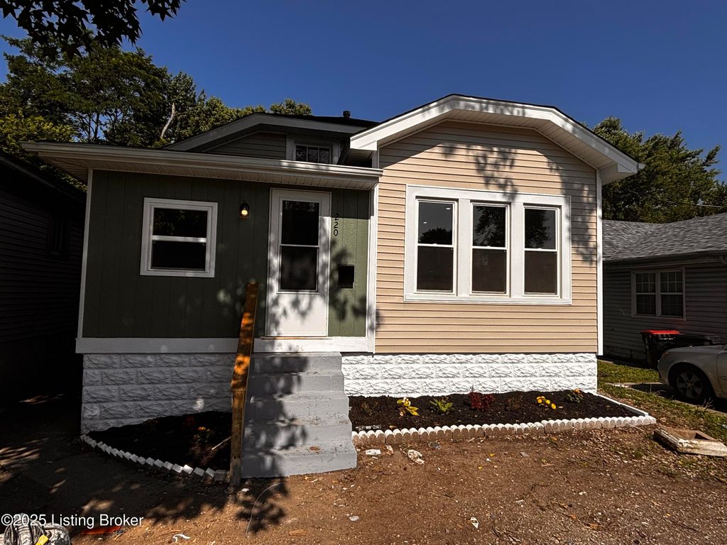 Photo of 220 N 39th St, Louisville, KY 40212 (MLS # 1704921)