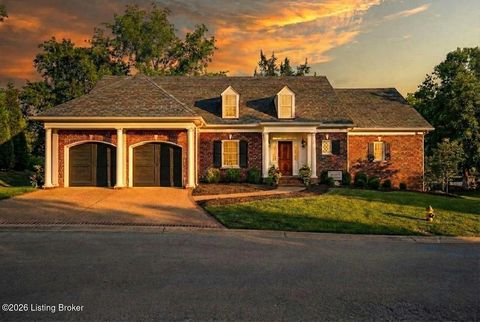 Photo of 401 Stonehaven Commons Ct, Louisville, KY 40207 (MLS # 1710016)