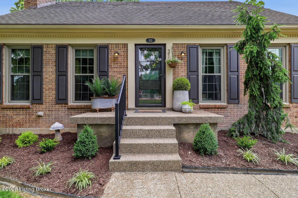 Photo of 312 N Madison Ave, Louisville, KY 40243 (MLS # 1719328)
