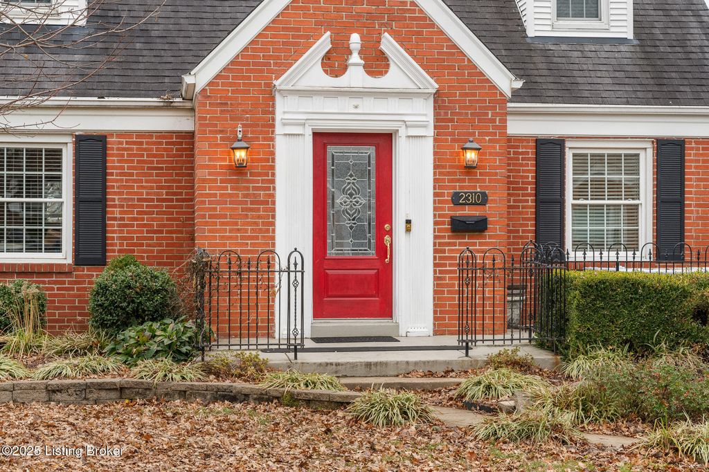 Photo of 2310 Manchester Rd, Louisville, KY 40205 (MLS # 1705262)