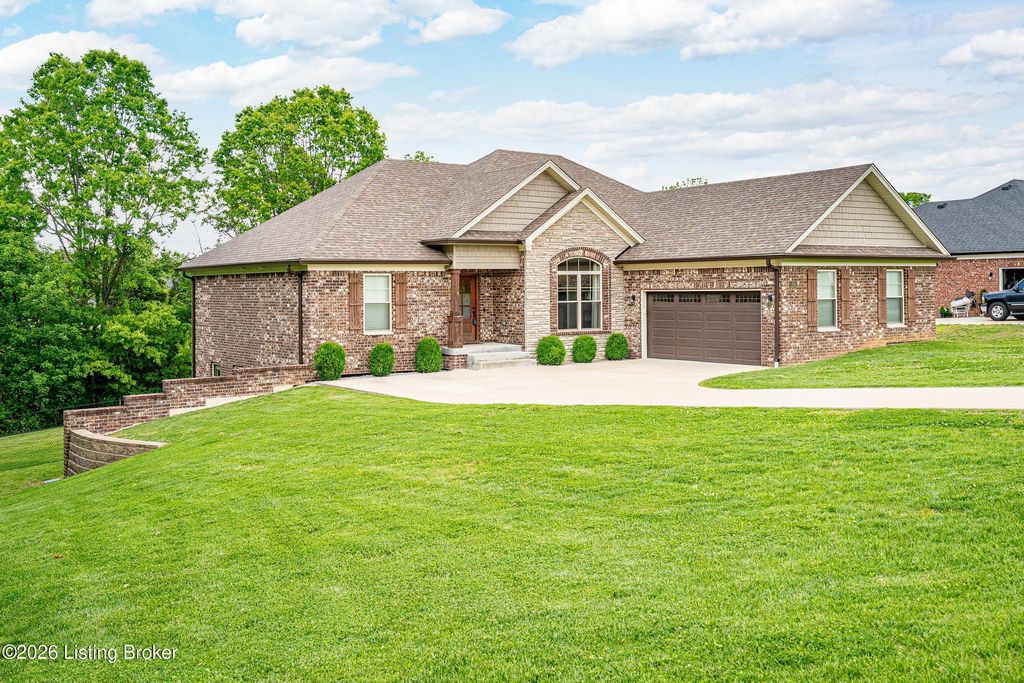 Photo of 290 Elk Chase Dr, Taylorsville, KY 40071 (MLS # 1716180)