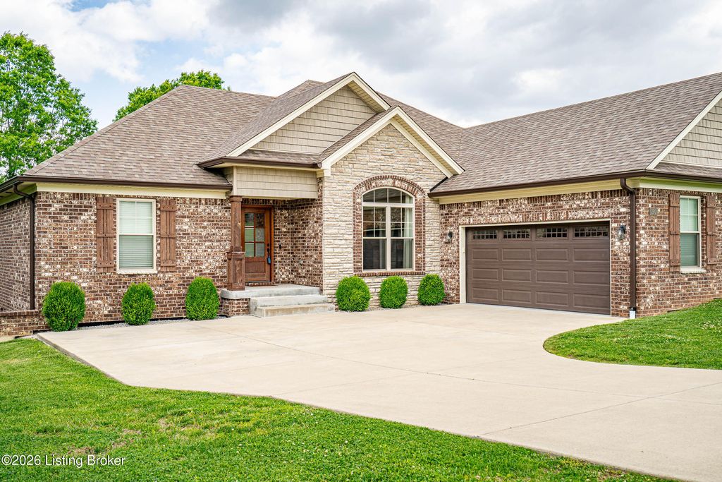 Photo of 290 Elk Chase Dr, Taylorsville, KY 40071 (MLS # 1716180)