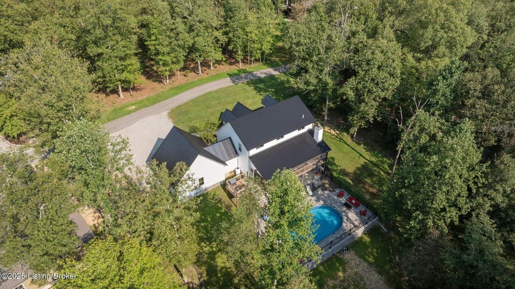 Photo of 192 Cherry Ln, Leitchfield, KY 42754 (MLS # 1712748)