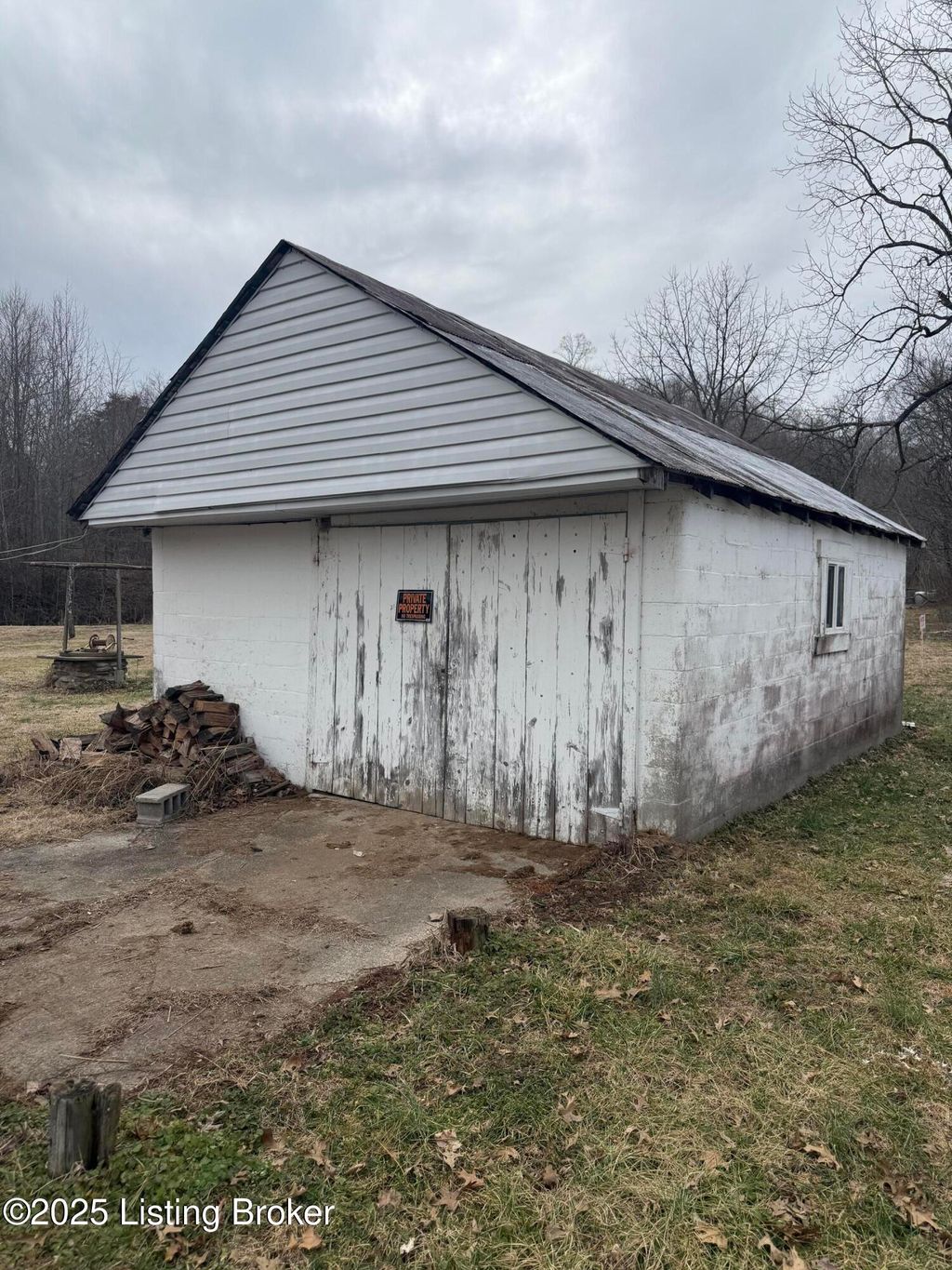 Photo of 1435 Knob Creek Rd, Shepherdsville, KY 40165 (MLS # 1705122)