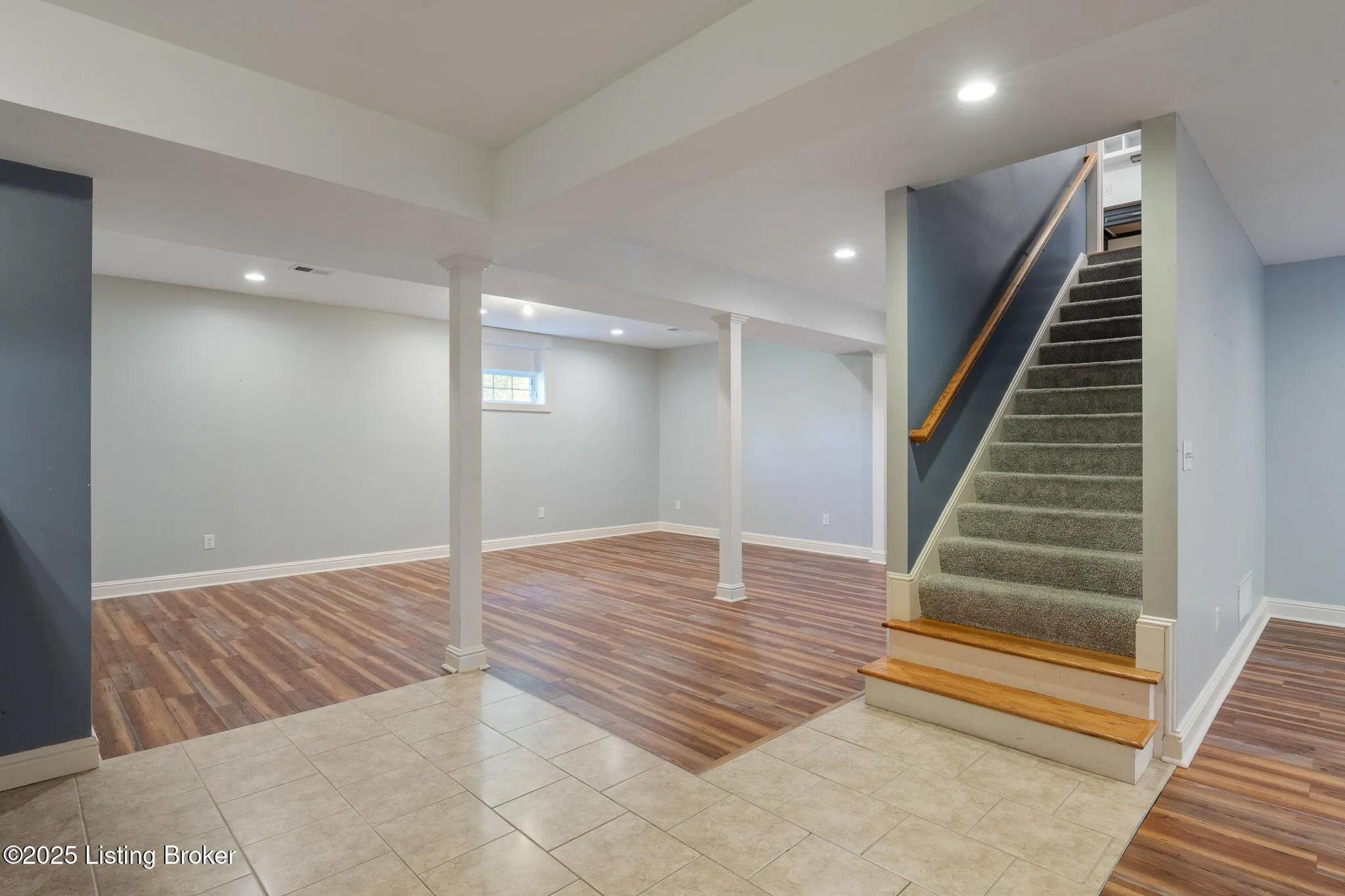 Crestwood, Kentucky 40014, United States, 5 Bedrooms Bedrooms, ,6 BathroomsBathrooms,Residential,Active,203218