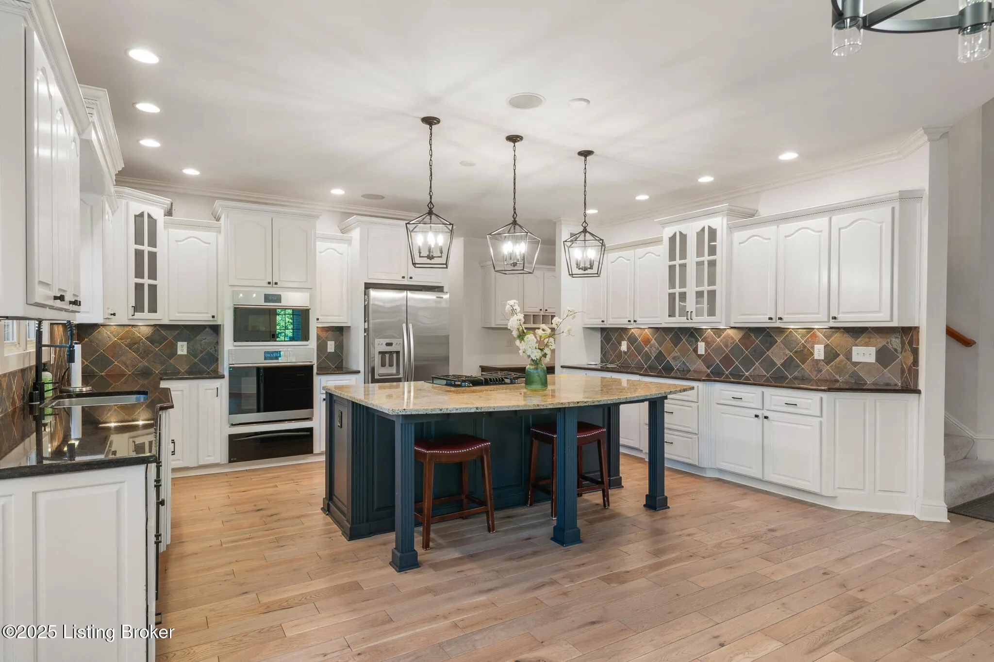 Crestwood, Kentucky 40014, United States, 5 Bedrooms Bedrooms, ,6 BathroomsBathrooms,Residential,Active,203218