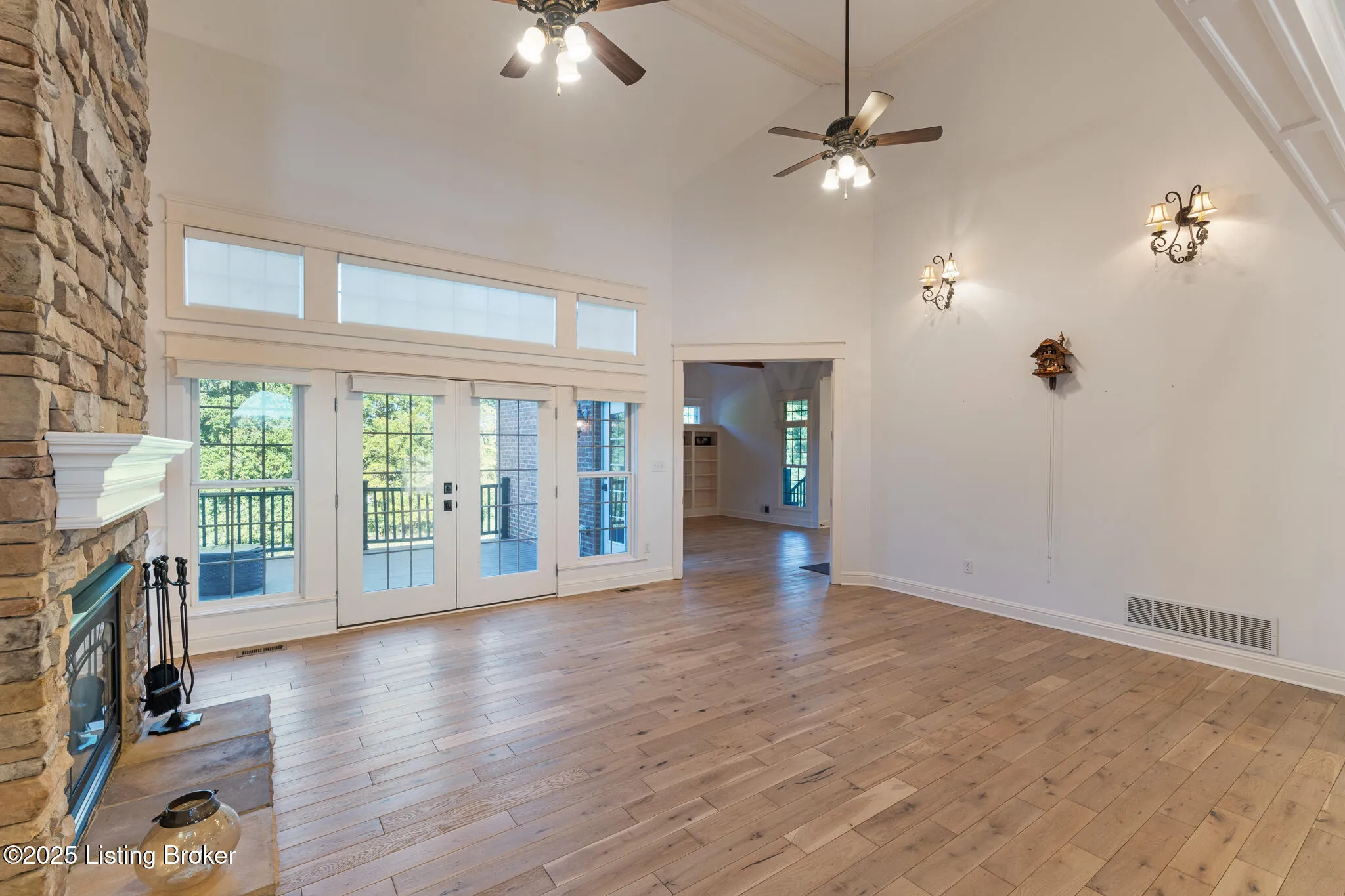 Crestwood, Kentucky 40014, United States, 5 Bedrooms Bedrooms, ,6 BathroomsBathrooms,Residential,Active,203218