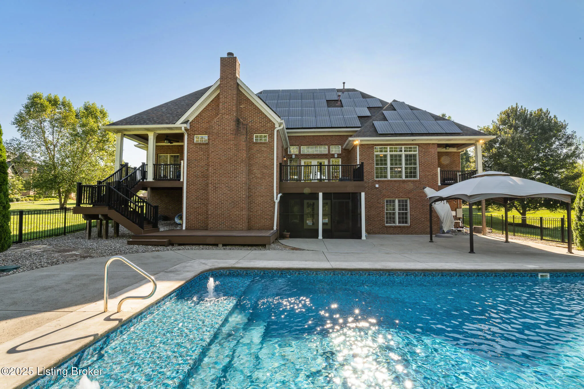 Crestwood, Kentucky 40014, United States, 5 Bedrooms Bedrooms, ,6 BathroomsBathrooms,Residential,Active,203218