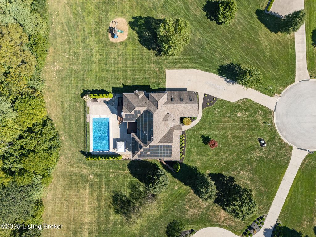 Photo of 9600 West Side Ct, Crestwood, KY 40014 (MLS # 1696514)