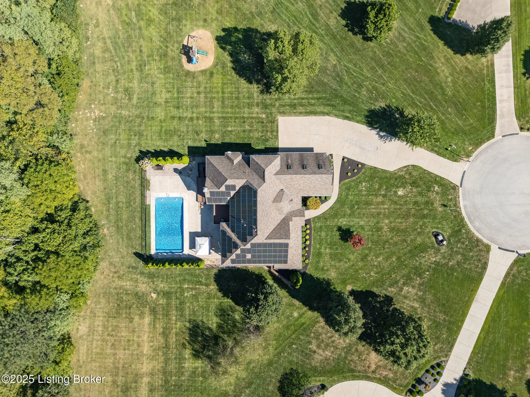 Crestwood, Kentucky 40014, United States, 5 Bedrooms Bedrooms, ,6 BathroomsBathrooms,Residential,Active,203218