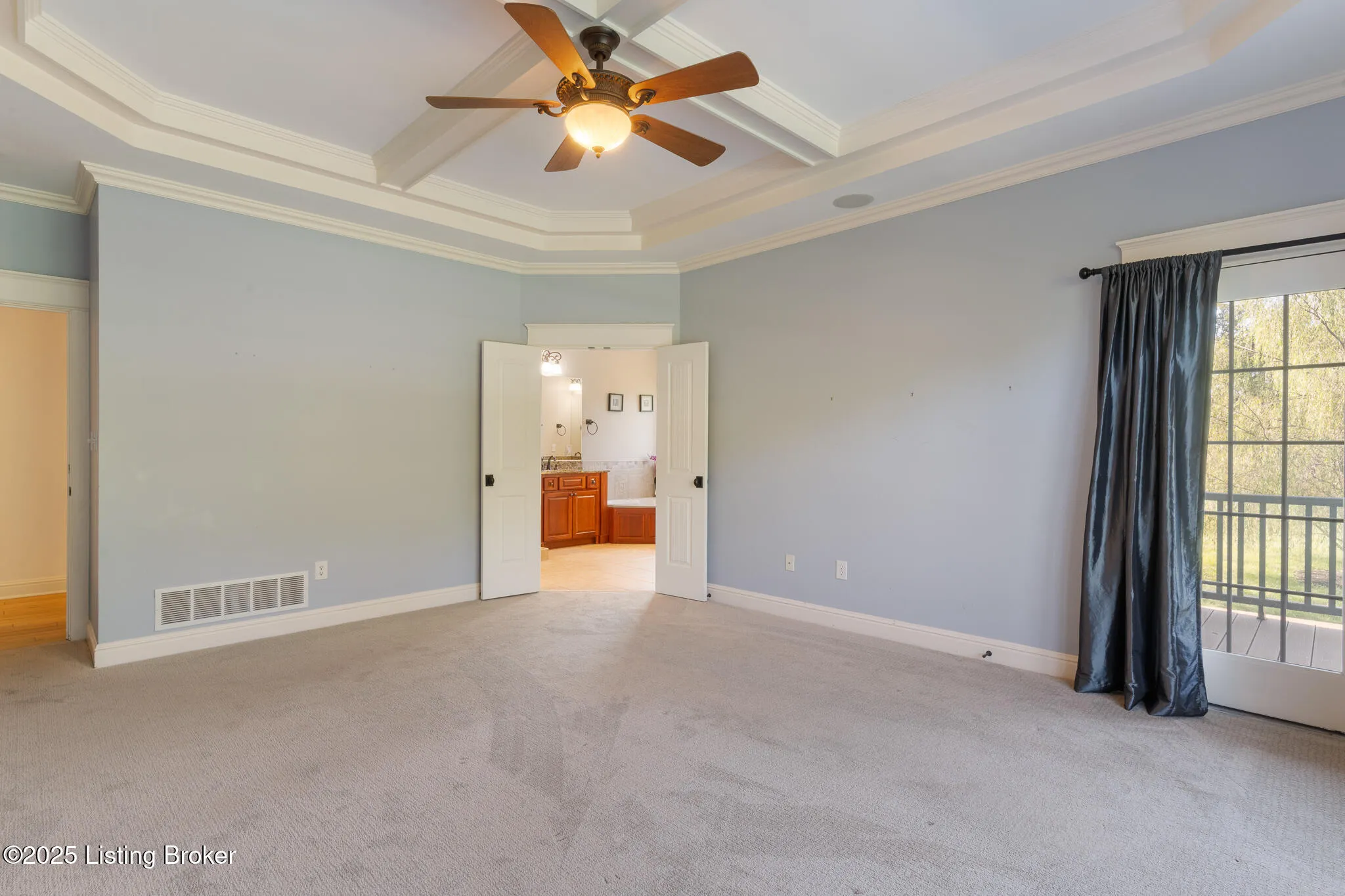 Crestwood, Kentucky 40014, United States, 5 Bedrooms Bedrooms, ,6 BathroomsBathrooms,Residential,Active,203218