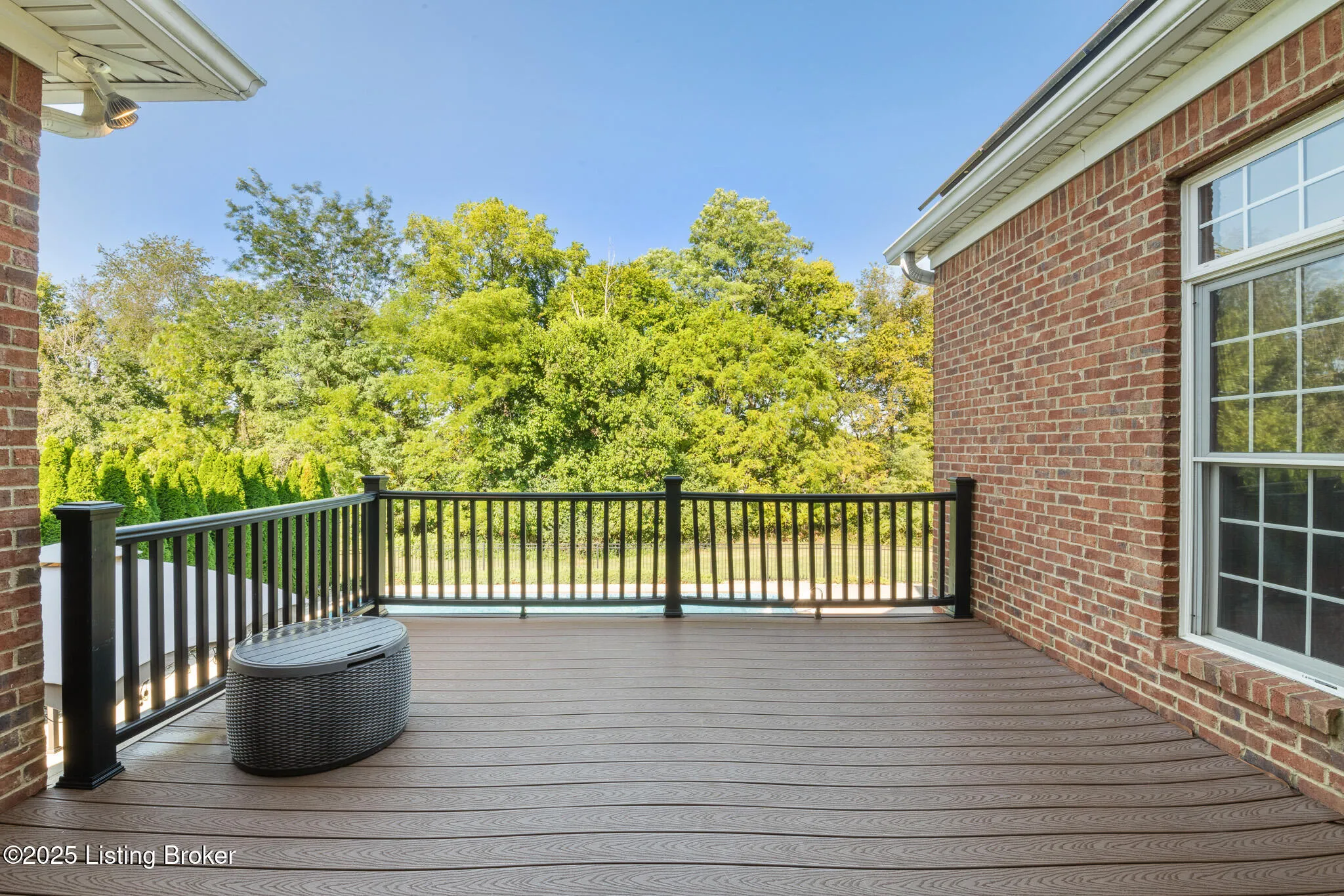 Crestwood, Kentucky 40014, United States, 5 Bedrooms Bedrooms, ,6 BathroomsBathrooms,Residential,Active,203218