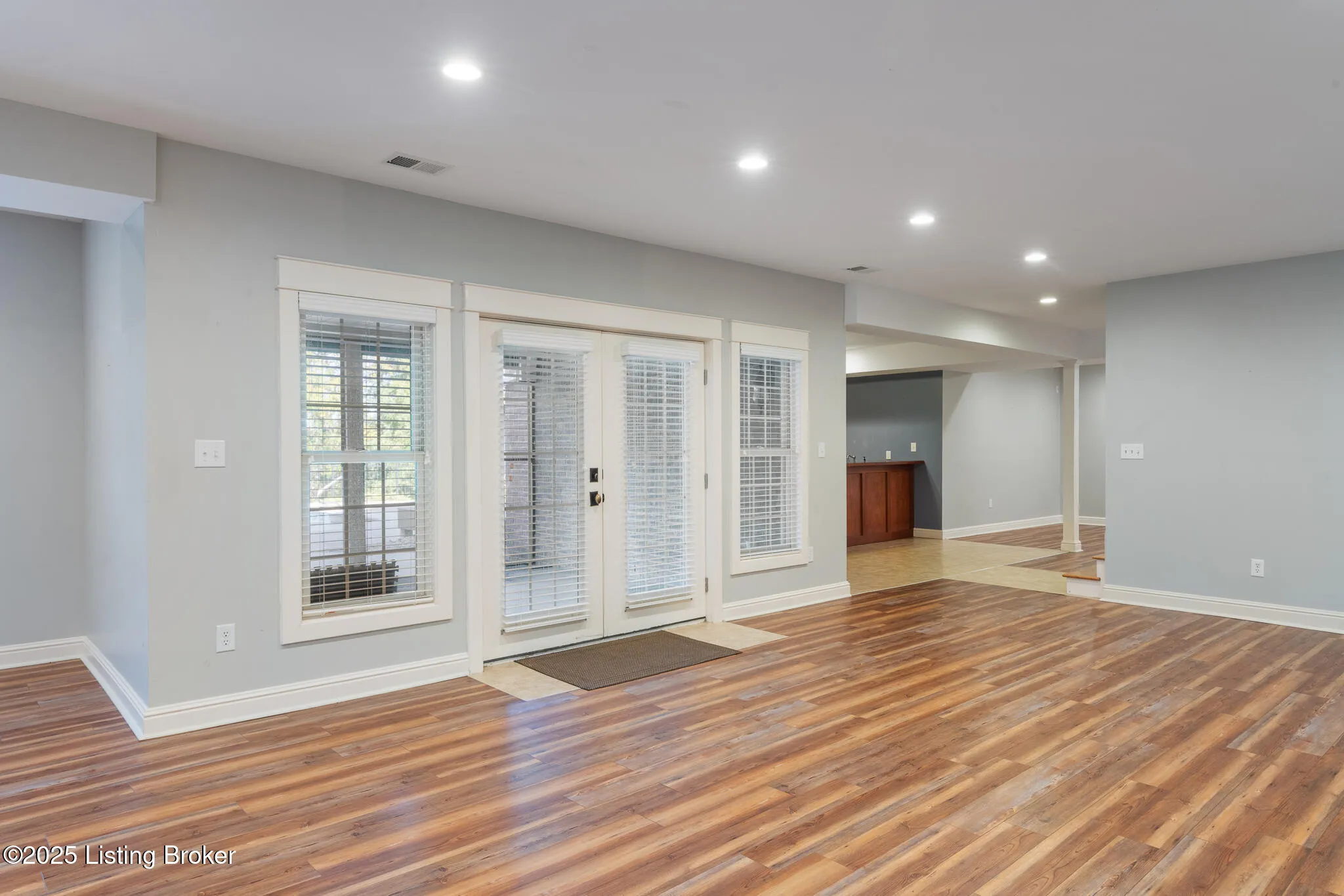 Crestwood, Kentucky 40014, United States, 5 Bedrooms Bedrooms, ,6 BathroomsBathrooms,Residential,Active,203218