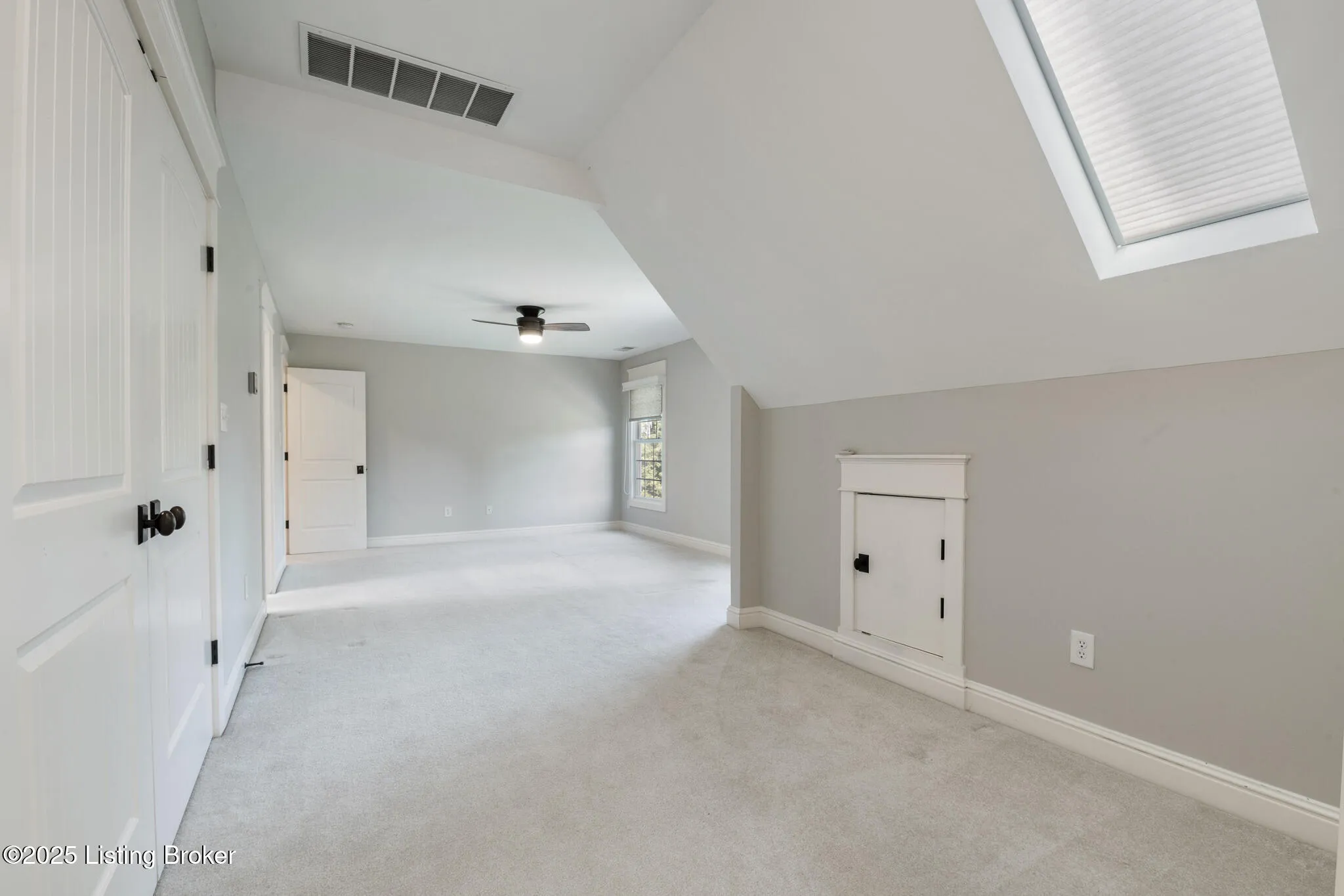 Crestwood, Kentucky 40014, United States, 5 Bedrooms Bedrooms, ,6 BathroomsBathrooms,Residential,Active,203218