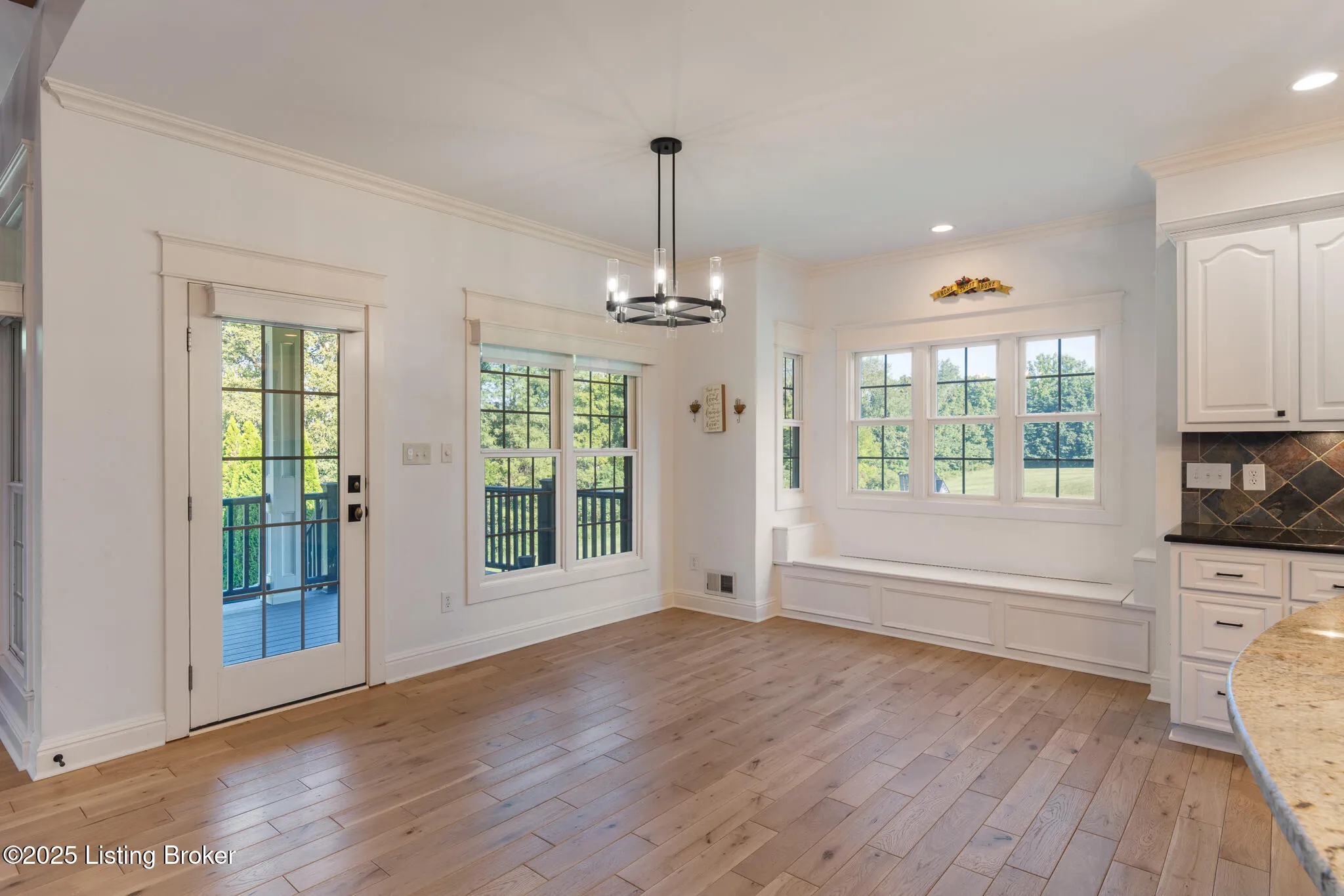 Crestwood, Kentucky 40014, United States, 5 Bedrooms Bedrooms, ,6 BathroomsBathrooms,Residential,Active,203218