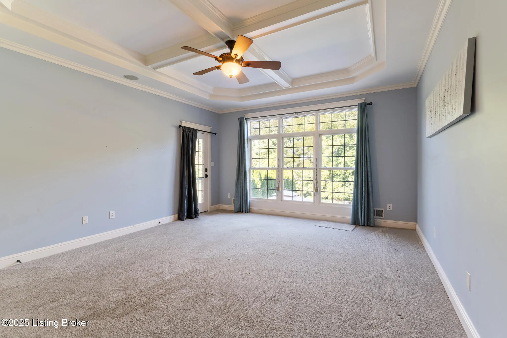 Crestwood, Kentucky 40014, United States, 5 Bedrooms Bedrooms, ,6 BathroomsBathrooms,Residential,Active,203218