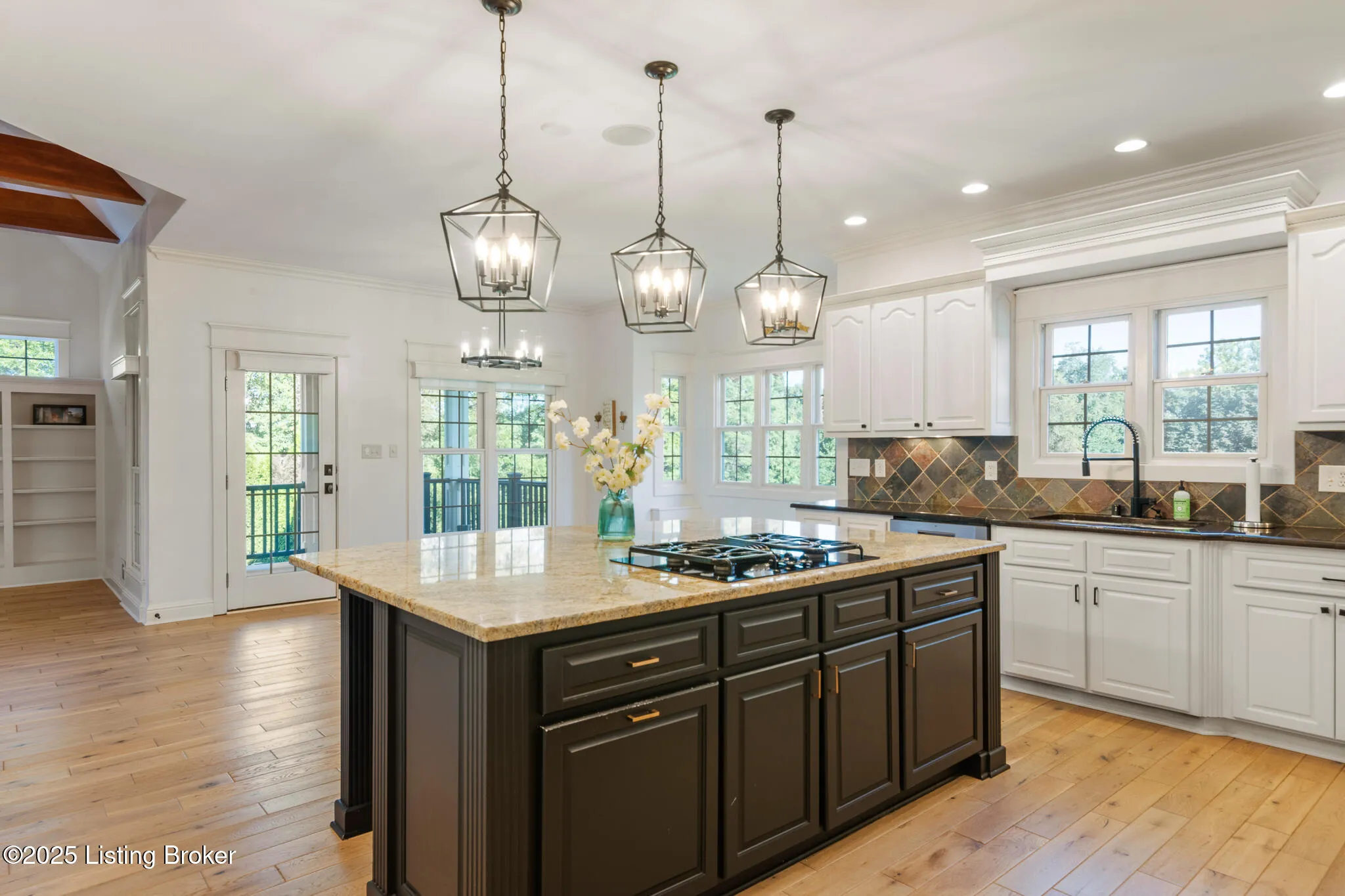 Crestwood, Kentucky 40014, United States, 5 Bedrooms Bedrooms, ,6 BathroomsBathrooms,Residential,Active,203218