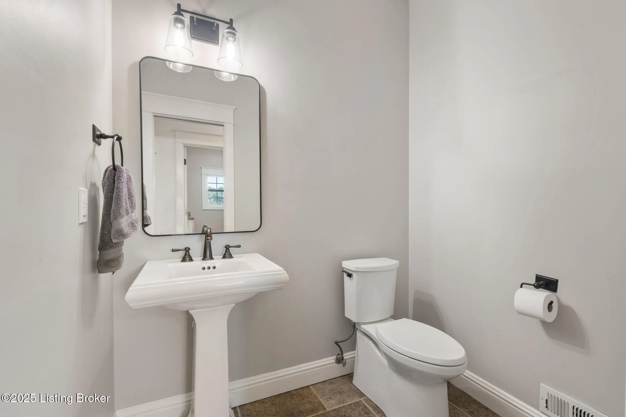 Crestwood, Kentucky 40014, United States, 5 Bedrooms Bedrooms, ,6 BathroomsBathrooms,Residential,Active,203218