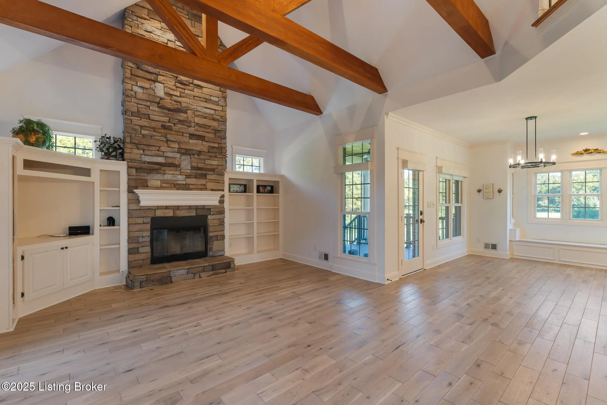 Crestwood, Kentucky 40014, United States, 5 Bedrooms Bedrooms, ,6 BathroomsBathrooms,Residential,Active,203218