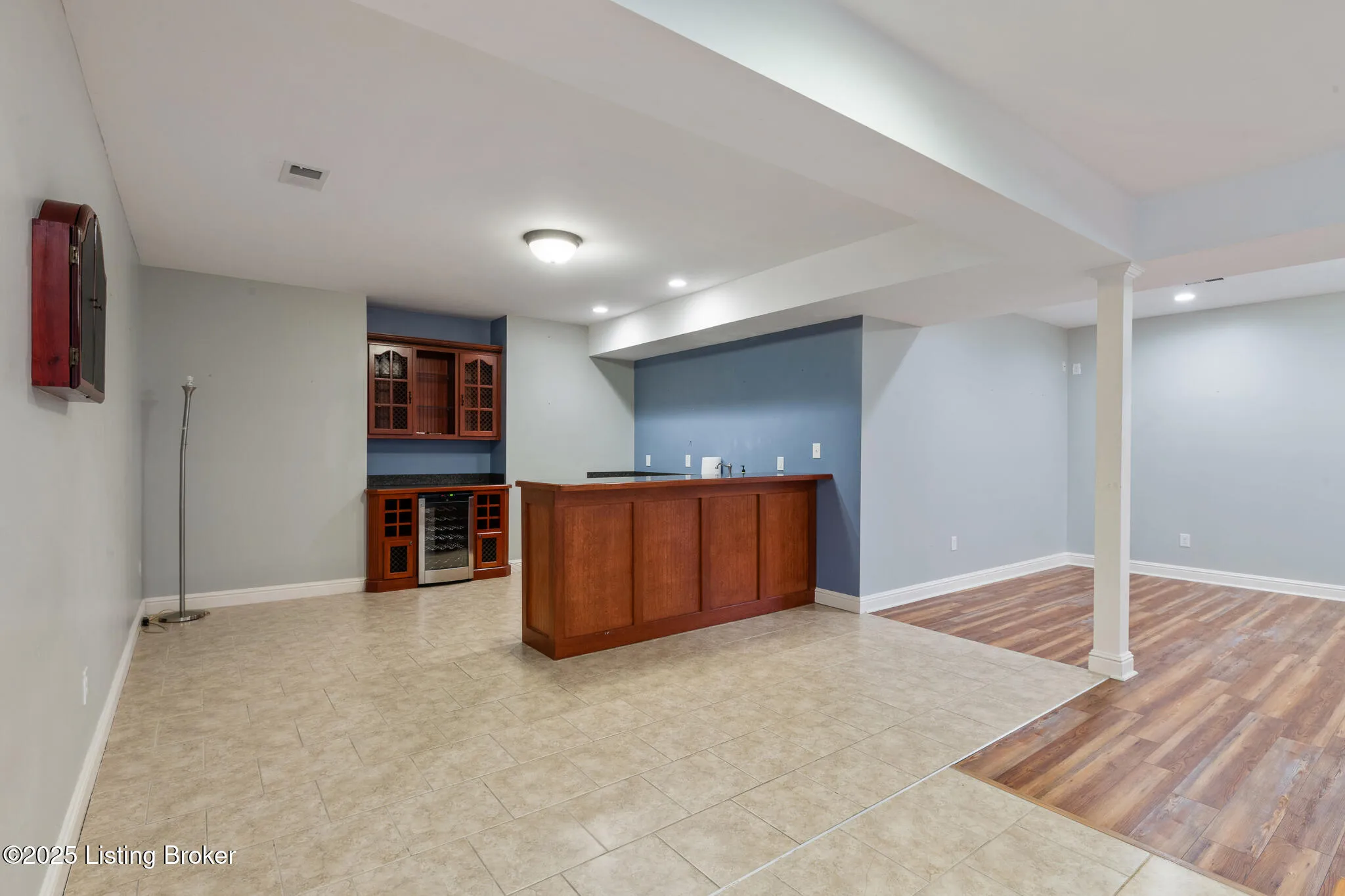 Crestwood, Kentucky 40014, United States, 5 Bedrooms Bedrooms, ,6 BathroomsBathrooms,Residential,Active,203218