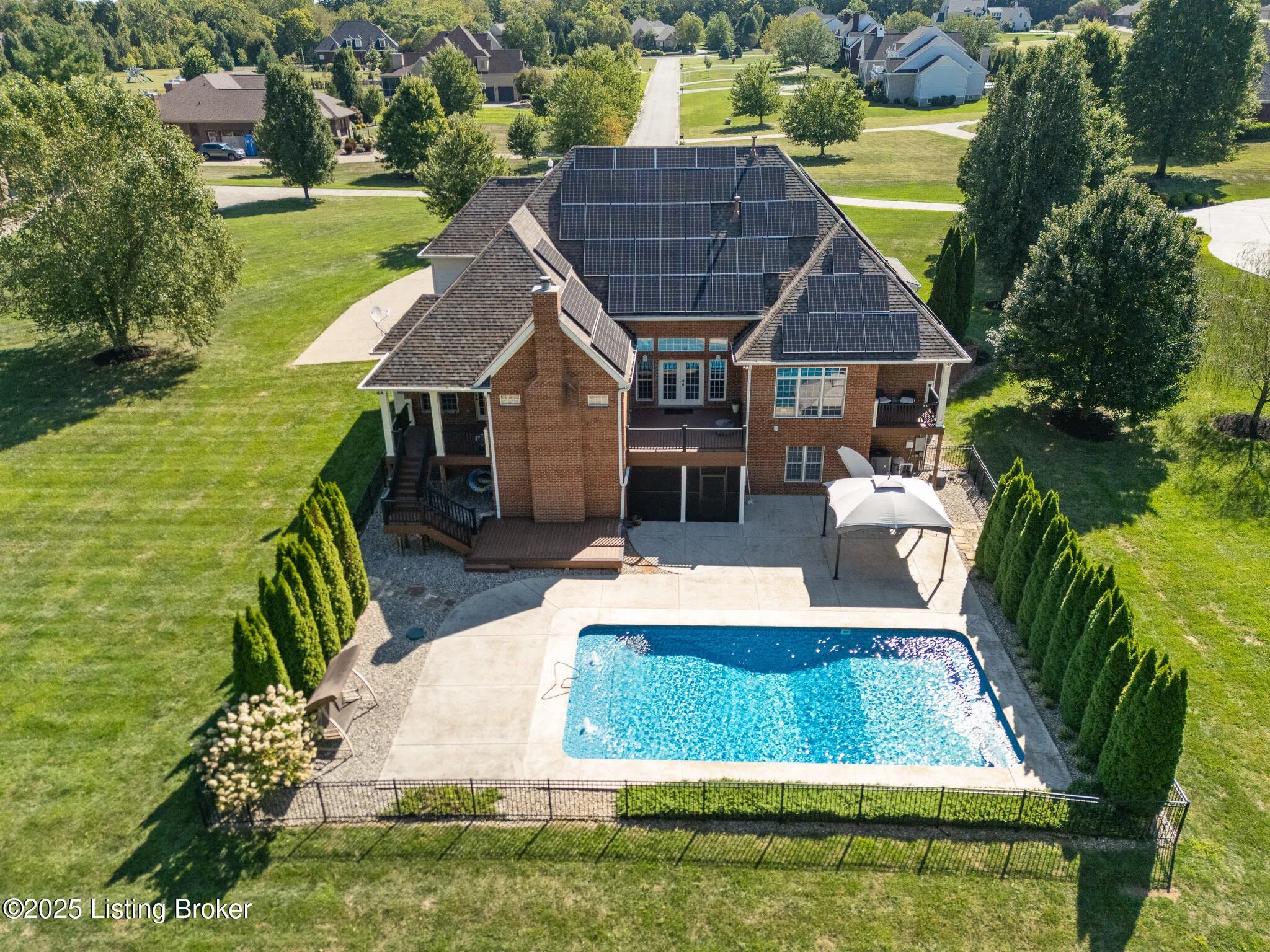 Crestwood, Kentucky 40014, United States, 5 Bedrooms Bedrooms, ,6 BathroomsBathrooms,Residential,Active,203218