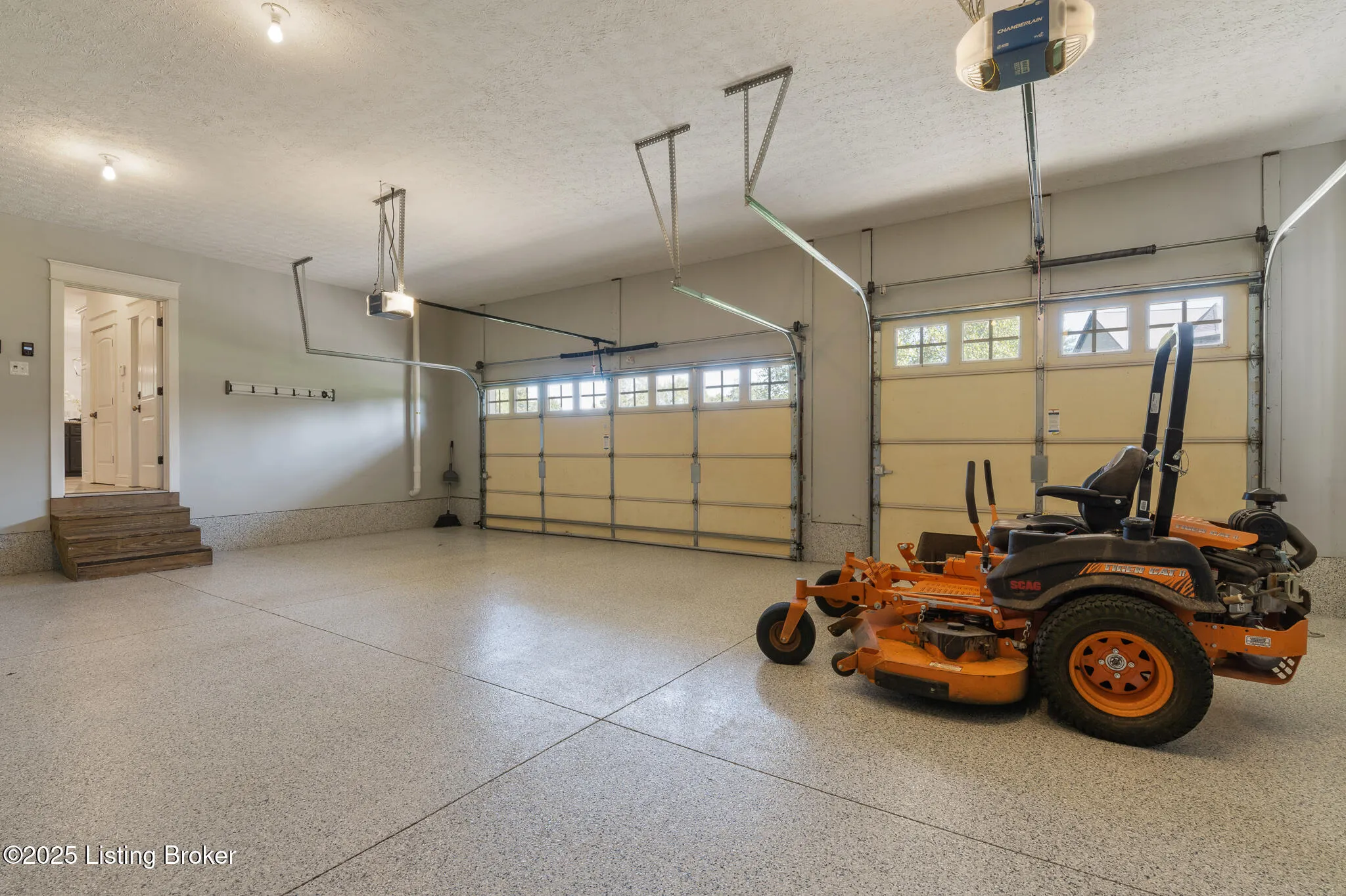 Crestwood, Kentucky 40014, United States, 5 Bedrooms Bedrooms, ,6 BathroomsBathrooms,Residential,Active,203218