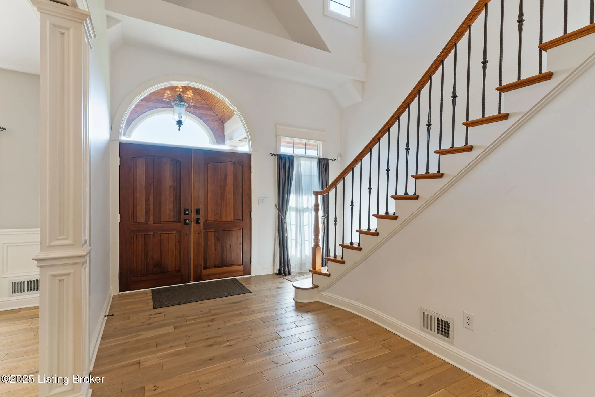 Crestwood, Kentucky 40014, United States, 5 Bedrooms Bedrooms, ,6 BathroomsBathrooms,Residential,Active,203218