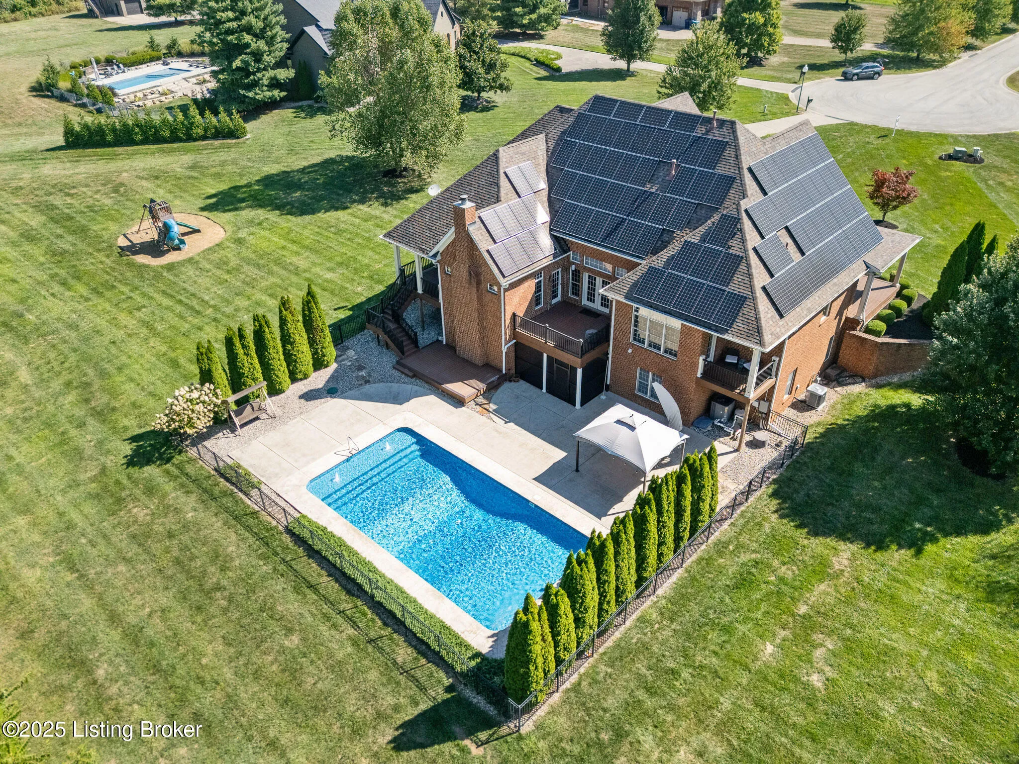 Crestwood, Kentucky 40014, United States, 5 Bedrooms Bedrooms, ,6 BathroomsBathrooms,Residential,Active,203218