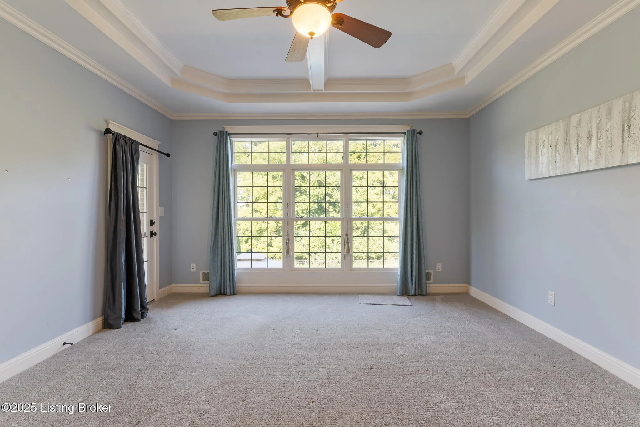 Crestwood, Kentucky 40014, United States, 5 Bedrooms Bedrooms, ,6 BathroomsBathrooms,Residential,Active,203218