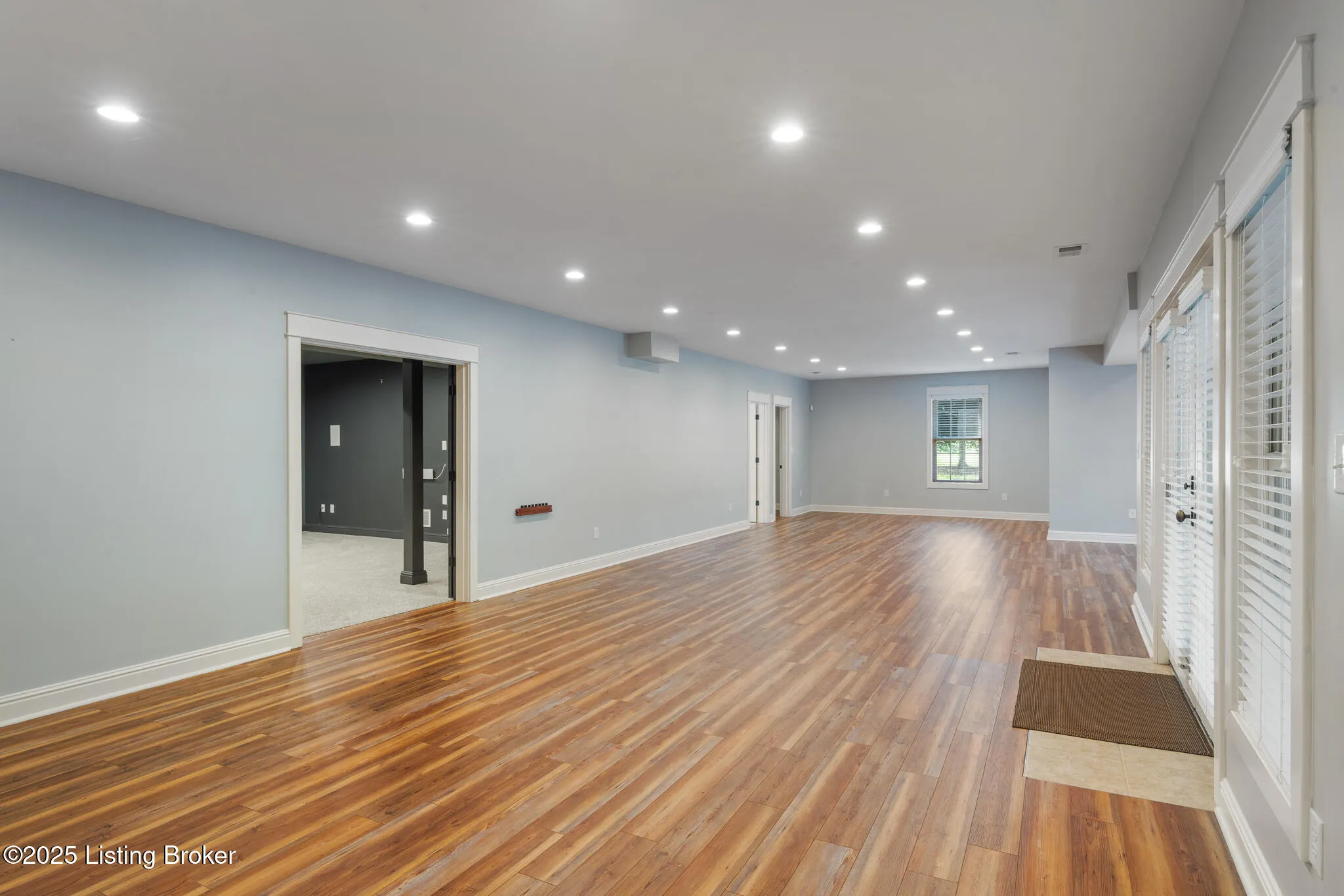 Crestwood, Kentucky 40014, United States, 5 Bedrooms Bedrooms, ,6 BathroomsBathrooms,Residential,Active,203218