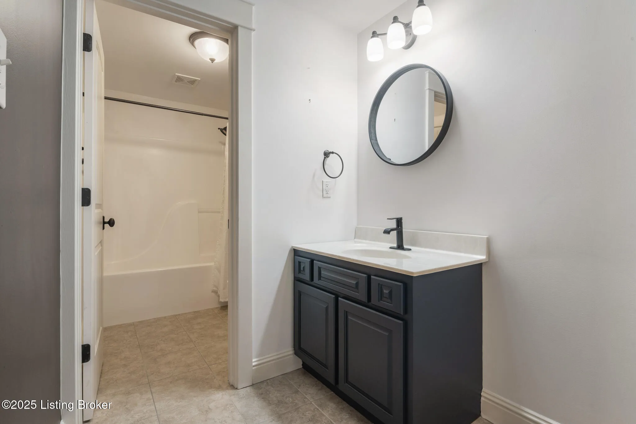 Crestwood, Kentucky 40014, United States, 5 Bedrooms Bedrooms, ,6 BathroomsBathrooms,Residential,Active,203218