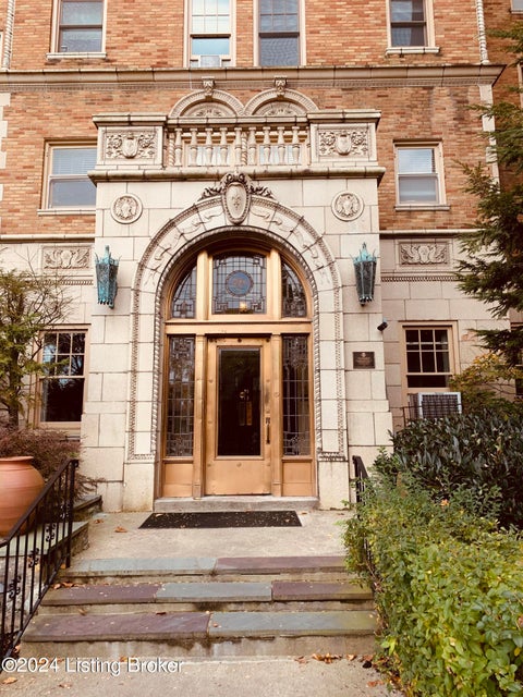 Condo For Rent - 2140 Bonnycastle Ave #APT 9D<br/> Louisville, KY 40205