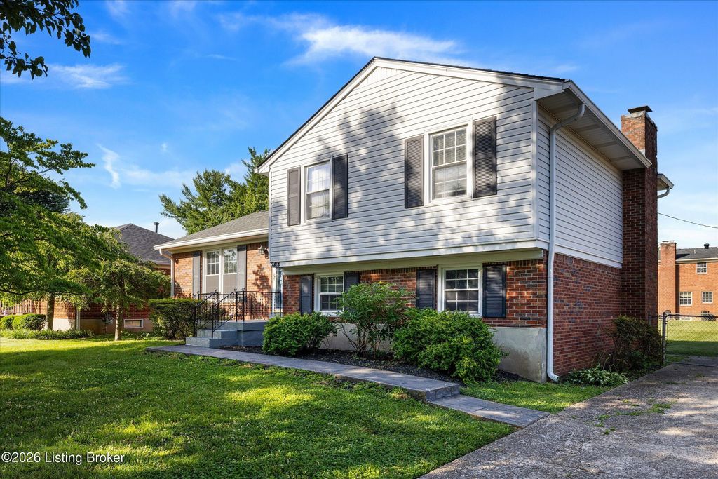 Photo of 2414 Parkdale Ave, Louisville, KY 40220 (MLS # 1719690)