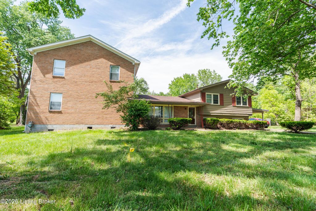 Photo of 7846 St Andrews Church Rd, Louisville, KY 40214 (MLS # 1715650)