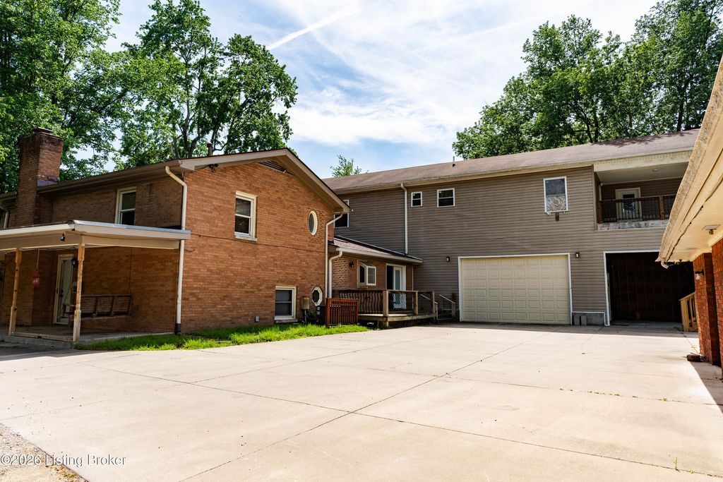 Photo of 7846 St Andrews Church Rd, Louisville, KY 40214 (MLS # 1715650)