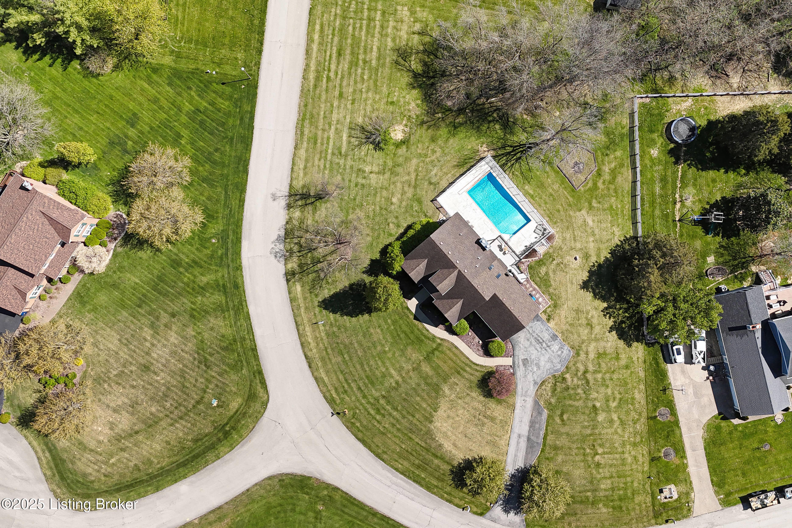 2106 Martybrook Ct, La Grange, Pennsylvania image 3
