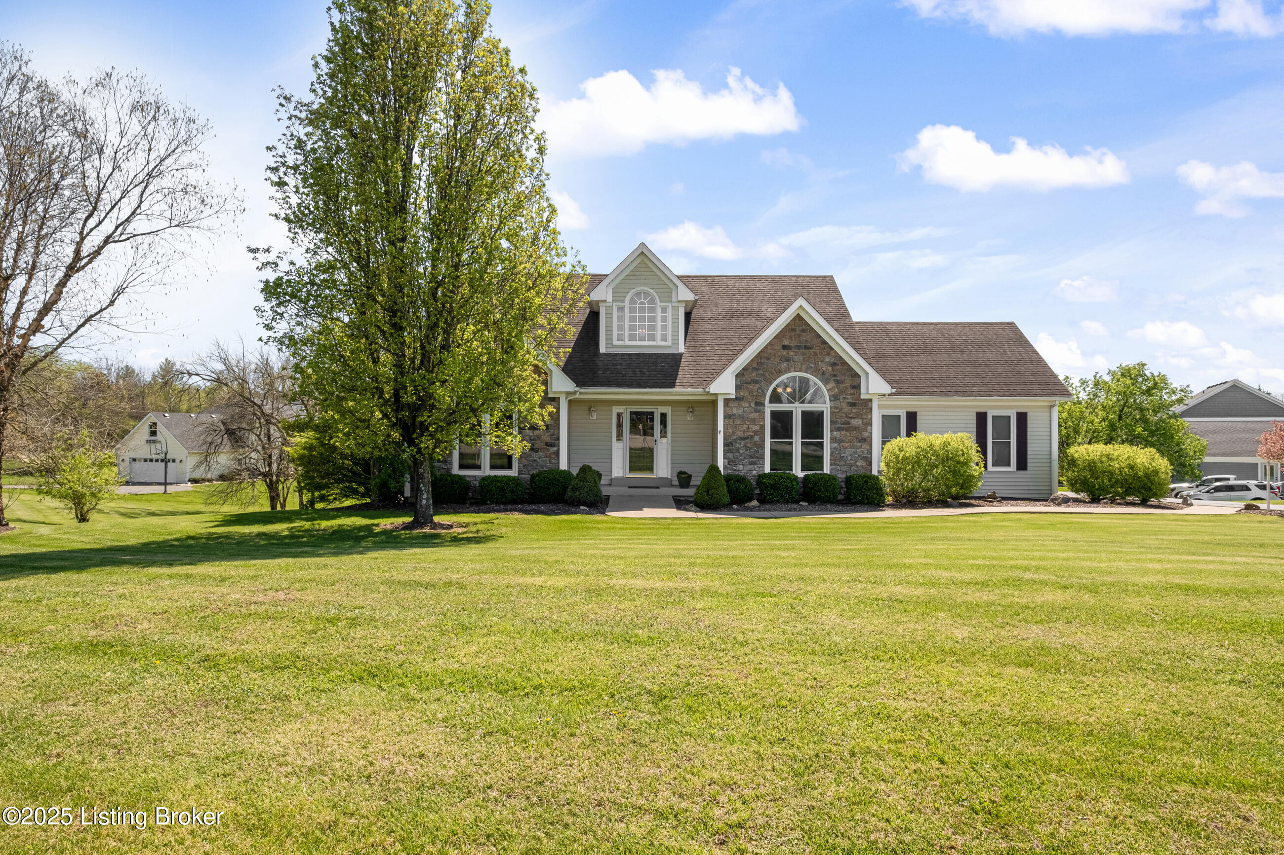 2106 Martybrook Ct, La Grange, Pennsylvania image 4