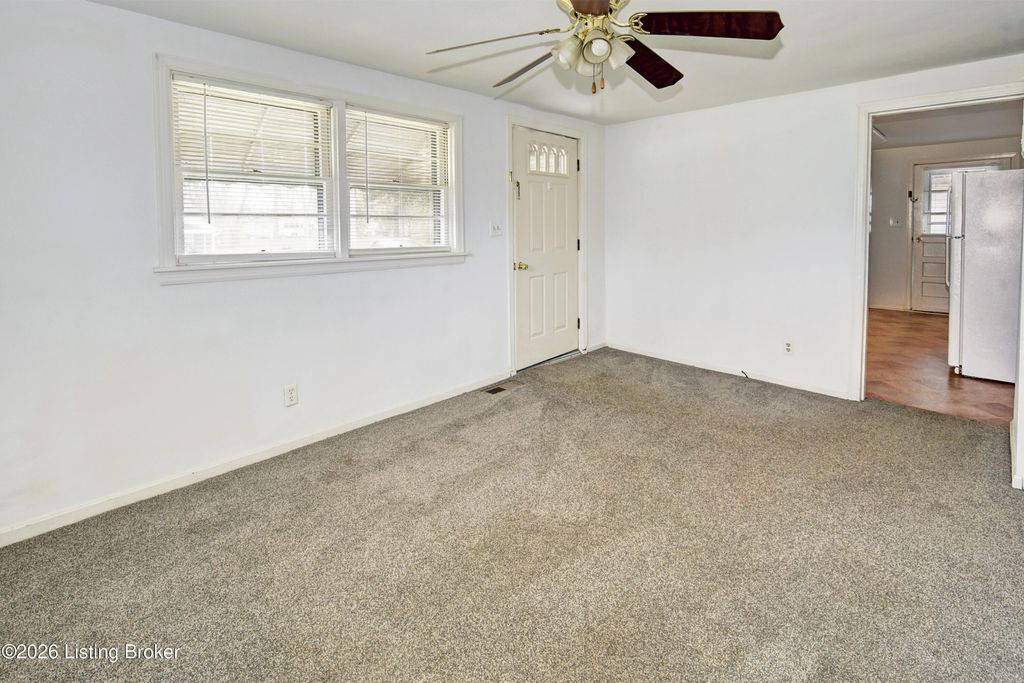 Photo of 10103 Caldwell Dr, Jeffersontown, KY 40299 (MLS # 1710936)