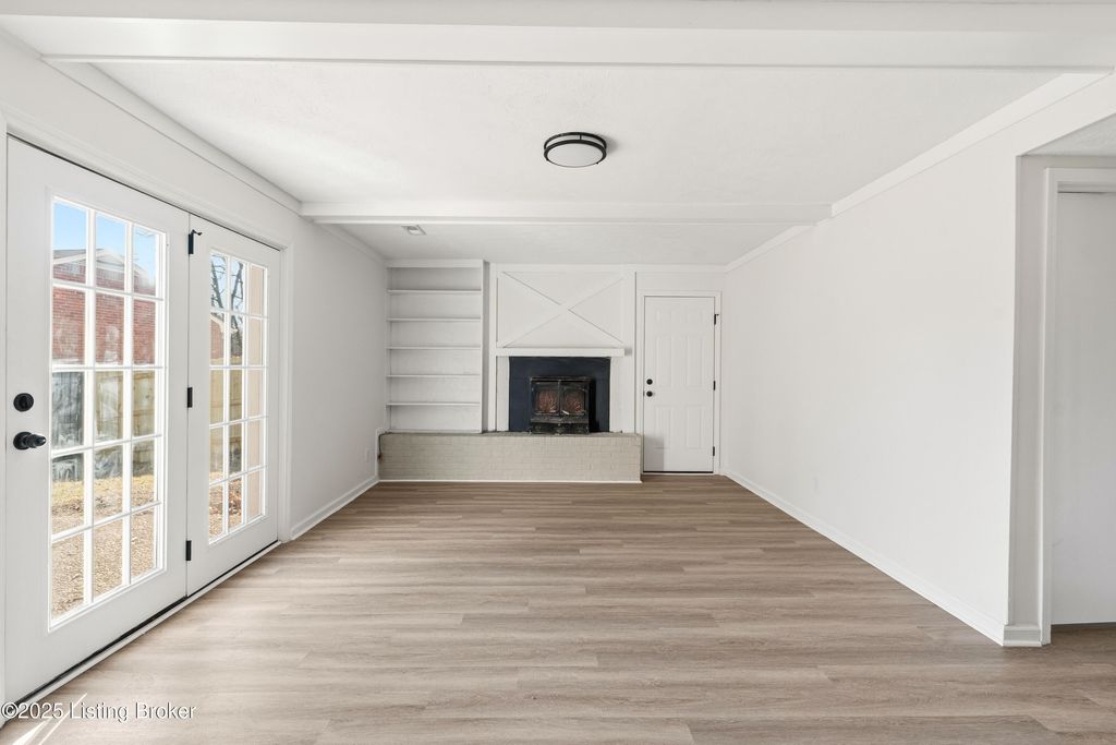 Photo of 8011 Cortland Dr, Louisville, KY 40228 (MLS # 1705942)