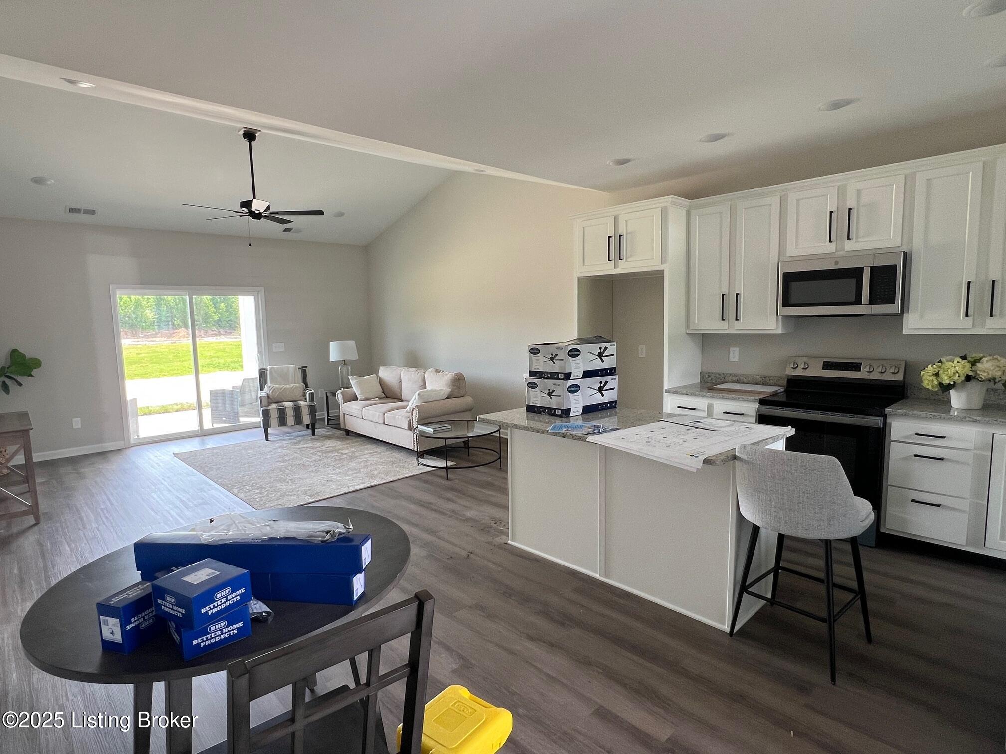 11015 Brookley Dr, Louisville, Kentucky image 2