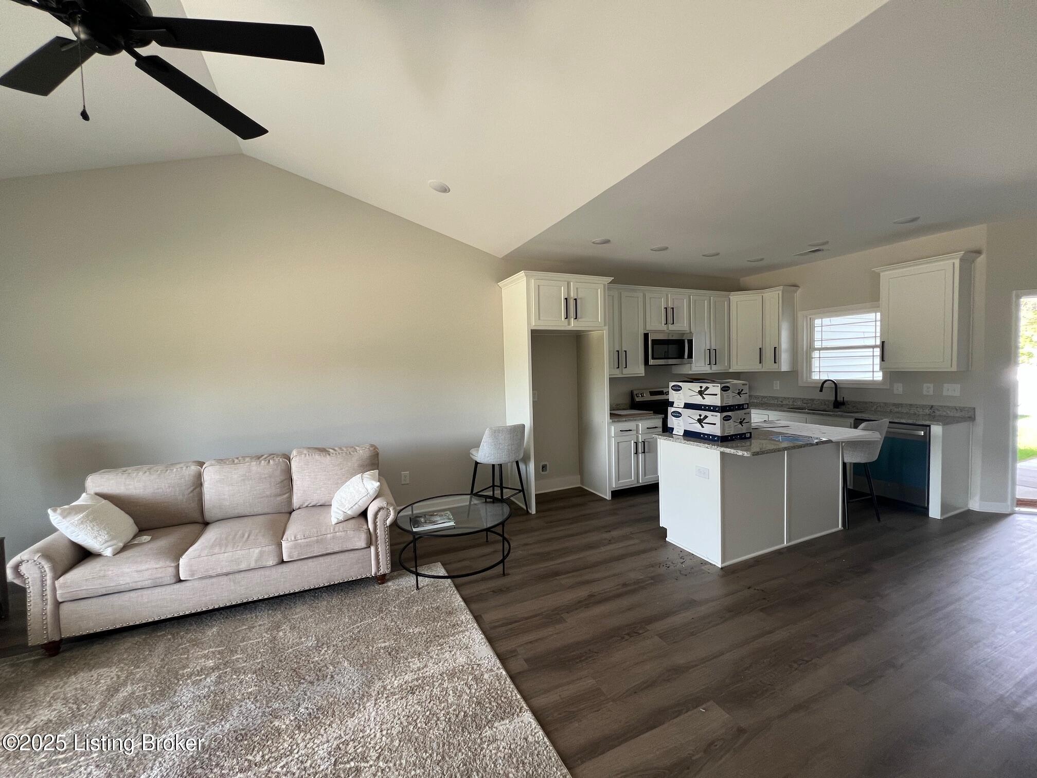 11015 Brookley Dr, Louisville, Kentucky image 3