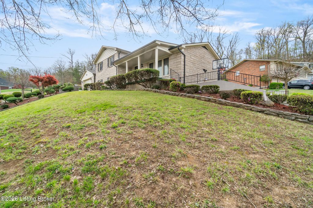 Photo of 7410 Ridan Way, Louisville, KY 40214 (MLS # 1713369)