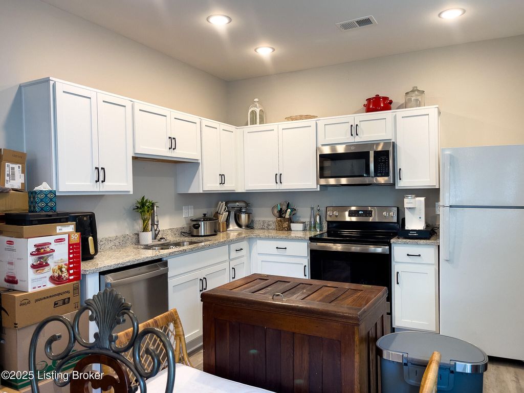 Photo of 809 Rosemary Ln, La Grange, KY 40031 (MLS # 1696363)