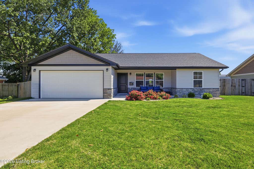 Photo of 6406 Venango Dr, Louisville, KY 40258 (MLS # 1717214)