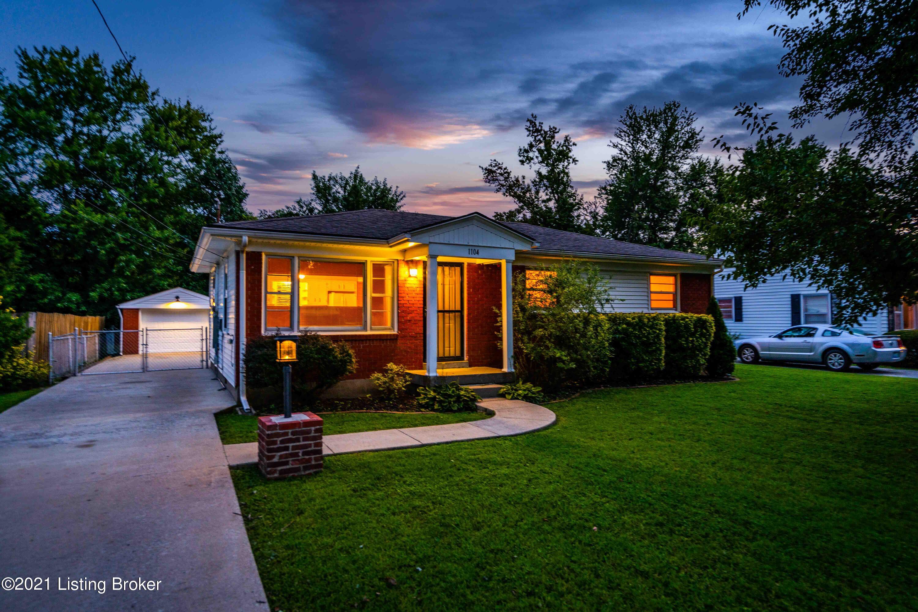 Photo 1 of 30 — 1104 Lone Oak Ave, Louisville, KY 40219