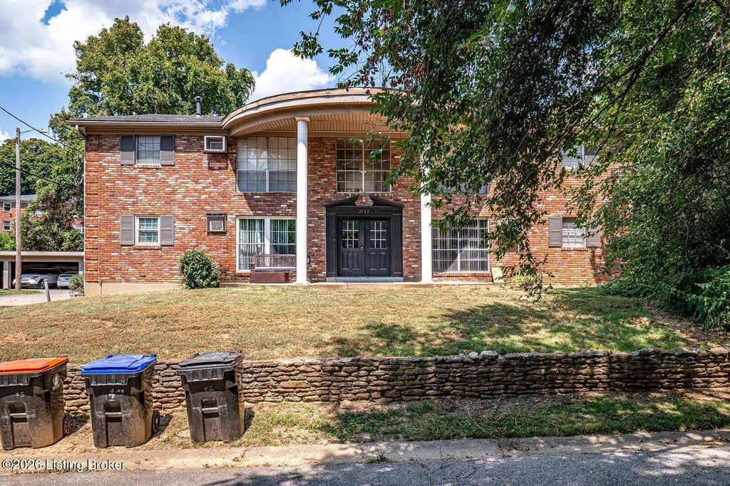 Photo of 2739 Brownsboro Rd, Louisville, KY 40206 (MLS # 1728474)