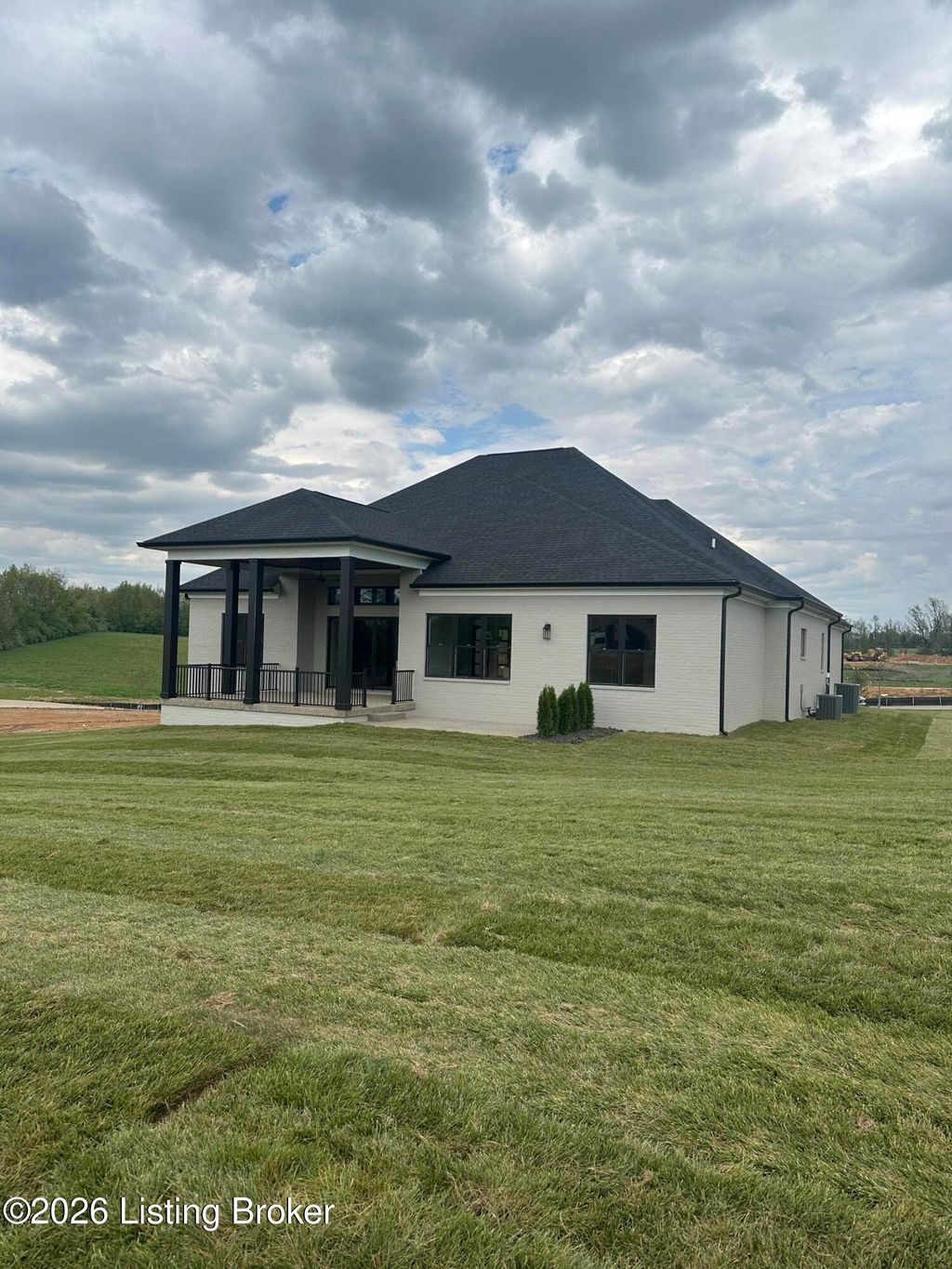 Photo of 4002 Paramont Commons, Prospect, KY 40059 (MLS # 1713650)